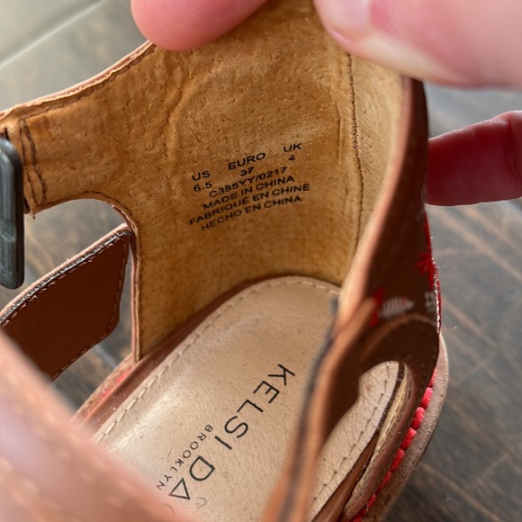 Brand new booties - Picture 5 of 6